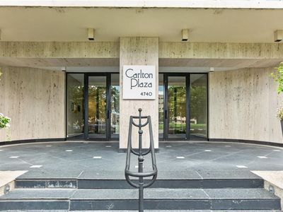 4740 Roanoke Pkwy APT 402, Kansas City, MO, 64112