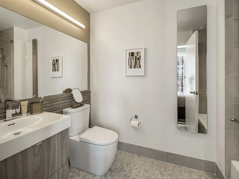 550 10th Ave #1506 — Photo 4
