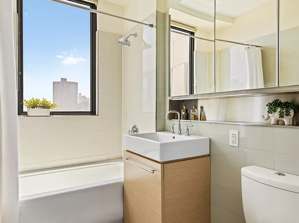 38 Delancey Street 8C image 9 of 9