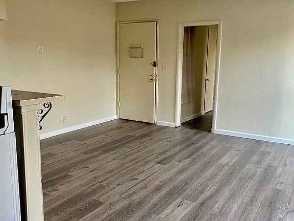 5th image of 18550 Prairie St APT 11