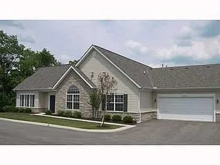 4881 Ashleigh Dr photo 1