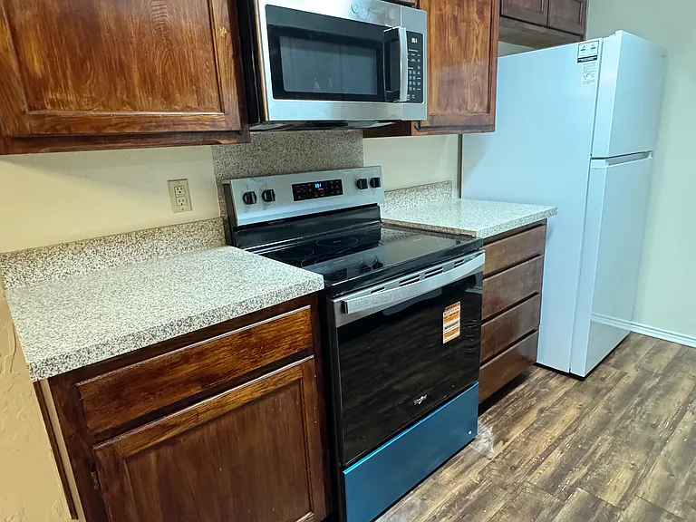 428 Arnold Ave — Photo 1