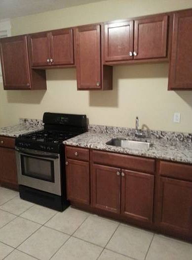 Kitchen with Granite