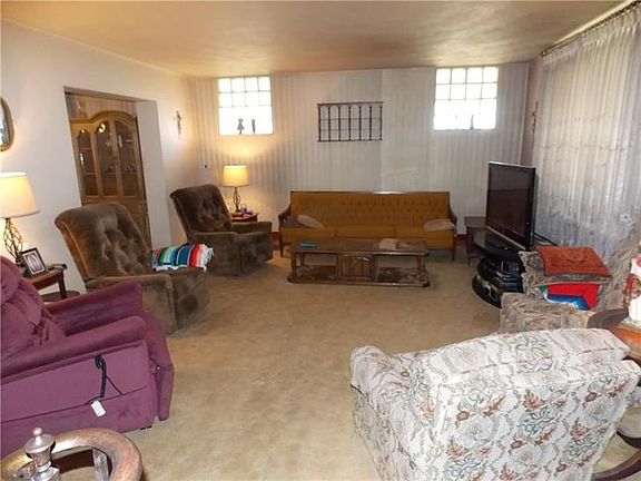 3rd image of 426 Riverview Dr