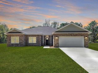 8261 Larson Ln, Milton, FL 32583