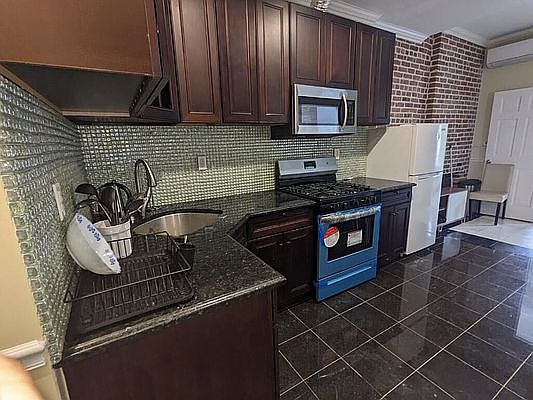 1st image of 245 W 134th St #4