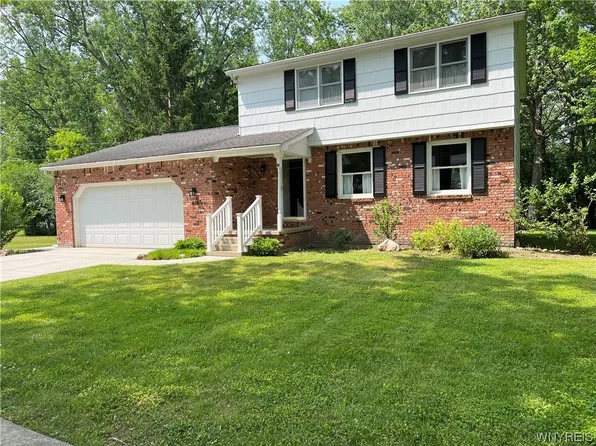 816 Warren Dr, East Aurora, NY 14052