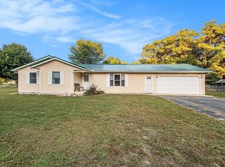 2695 E Tribue Dr, Knox, IN 46534