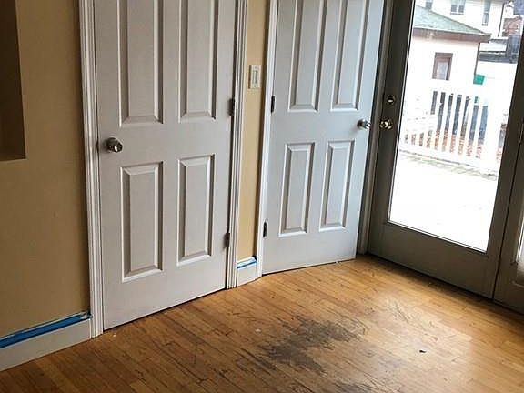 2nd image of 98 Kirtland St #1