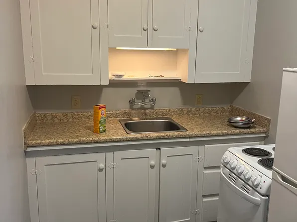 7 Bank St APT 24, Saint Albans, VT 05478