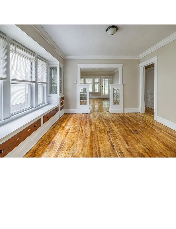 Building Photo - 12401 Parkhill Ave #LOWER