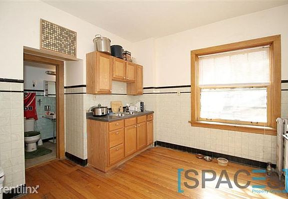 2nd image of 4301 N Damen Ave
