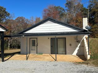 35 Pop Sprinkle Ln, Taylorsville, NC 28681