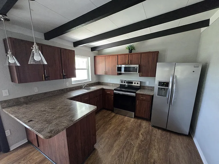 4001 W Marietta St — Photo 4