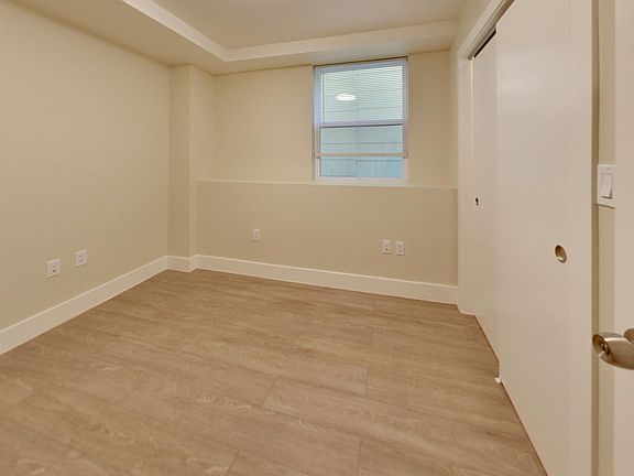 5th image of 40 Tiffany Ave #1288R