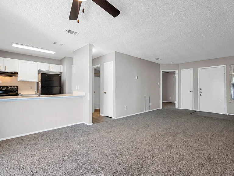 Lawson — Photo 22