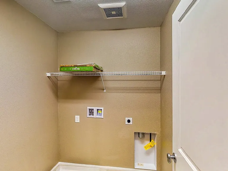 9733 Cluny Ave — Photo 30