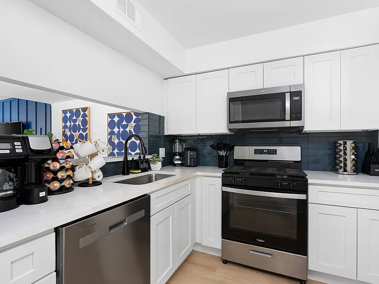 1323 Southport Dr #D — Photo 6
