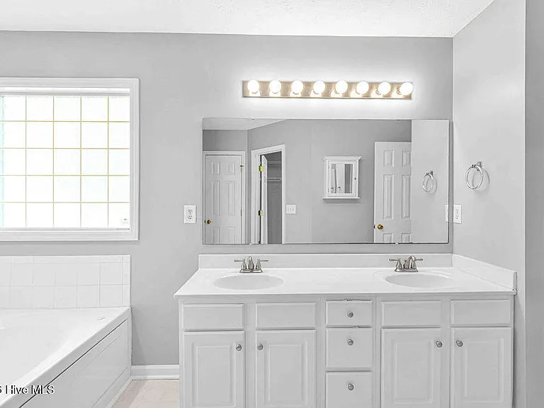 302 Altavista Loop — Photo 38