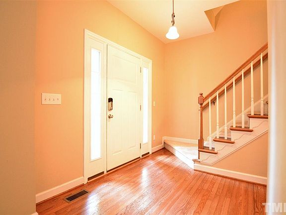 3rd image of 525 Southmont St