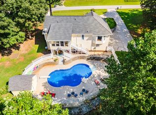 92 Gina Dr, Carrollton, GA 30116