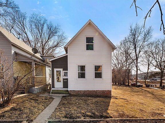 3rd image of 813 Lyon St
