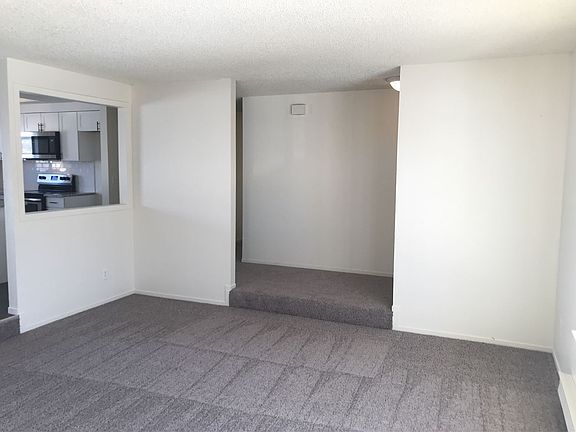 3rd image of 975 Tillman Ln