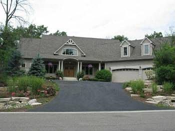 1st image of 9 Brierwoods Ln