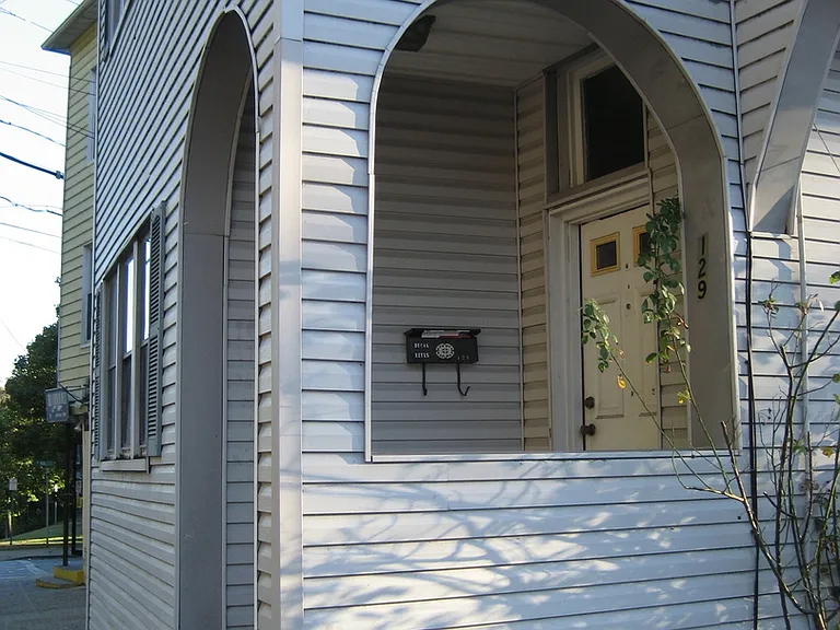 129 N Highland Ave — Photo 3