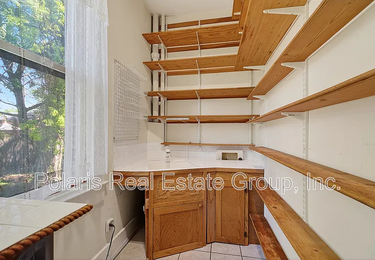 1507 Broadway St — Photo 16