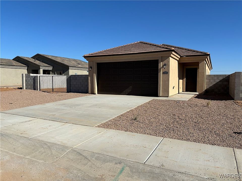 1st image of 3331 E Farm Crest