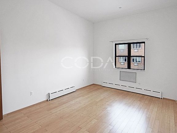 3rd image of 578 Manhattan Ave APT 7