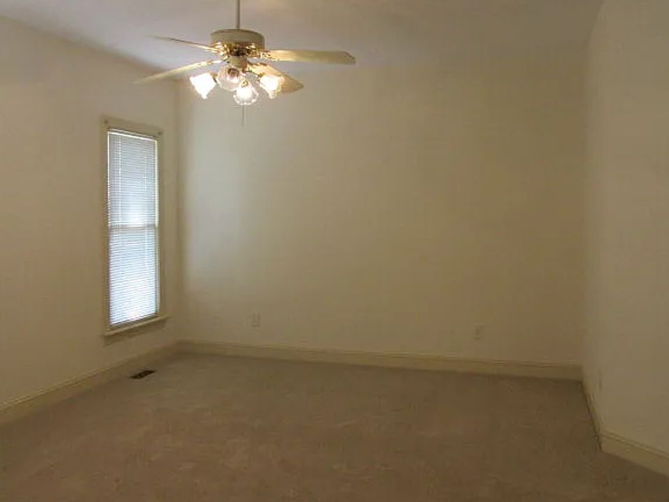 1st image of 1352 Fairway Ter