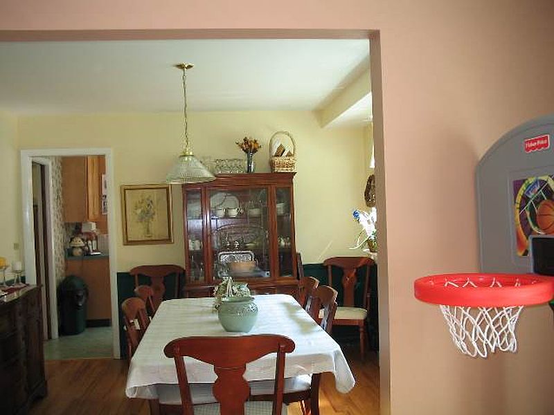 4th image of 39 WOODSTEAD Road