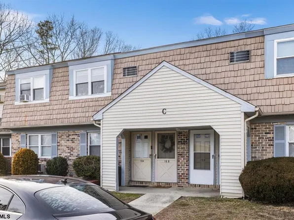 16B Oxford Vlg #16B, Egg Harbor Township, NJ 08234