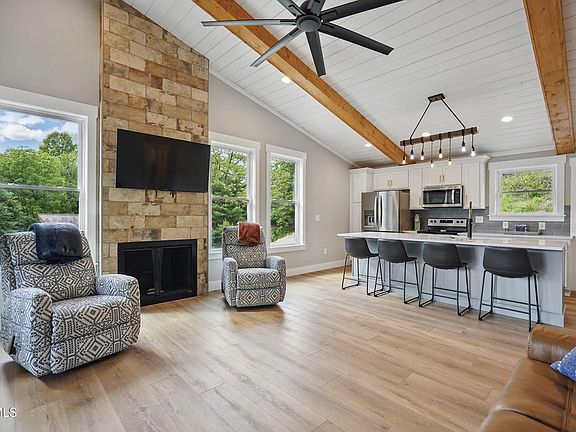 14th image of this home