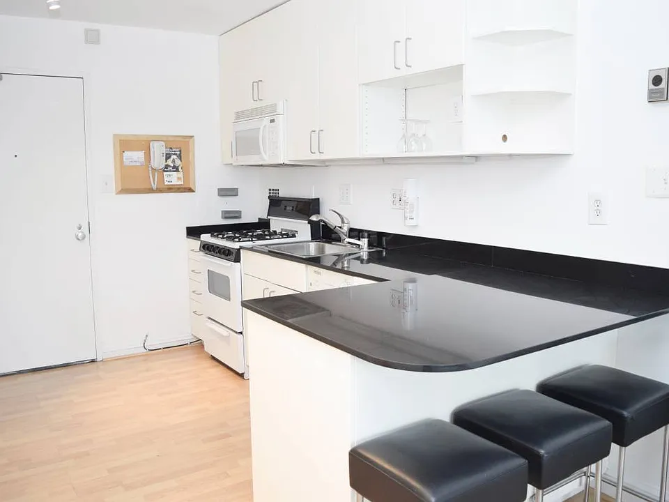 2939 Van Ness St NW #828