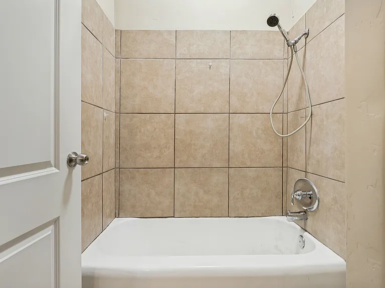 2752 Madison Ave — Photo 7