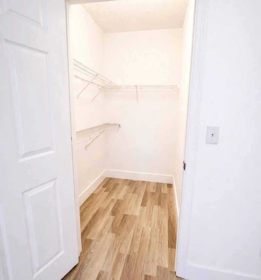 2 bed, 2.0 bath, 1048 sqft, $2,300 — Photo 4