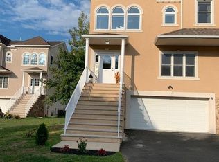 69 Pension Rd, Manalapan, NJ 07726