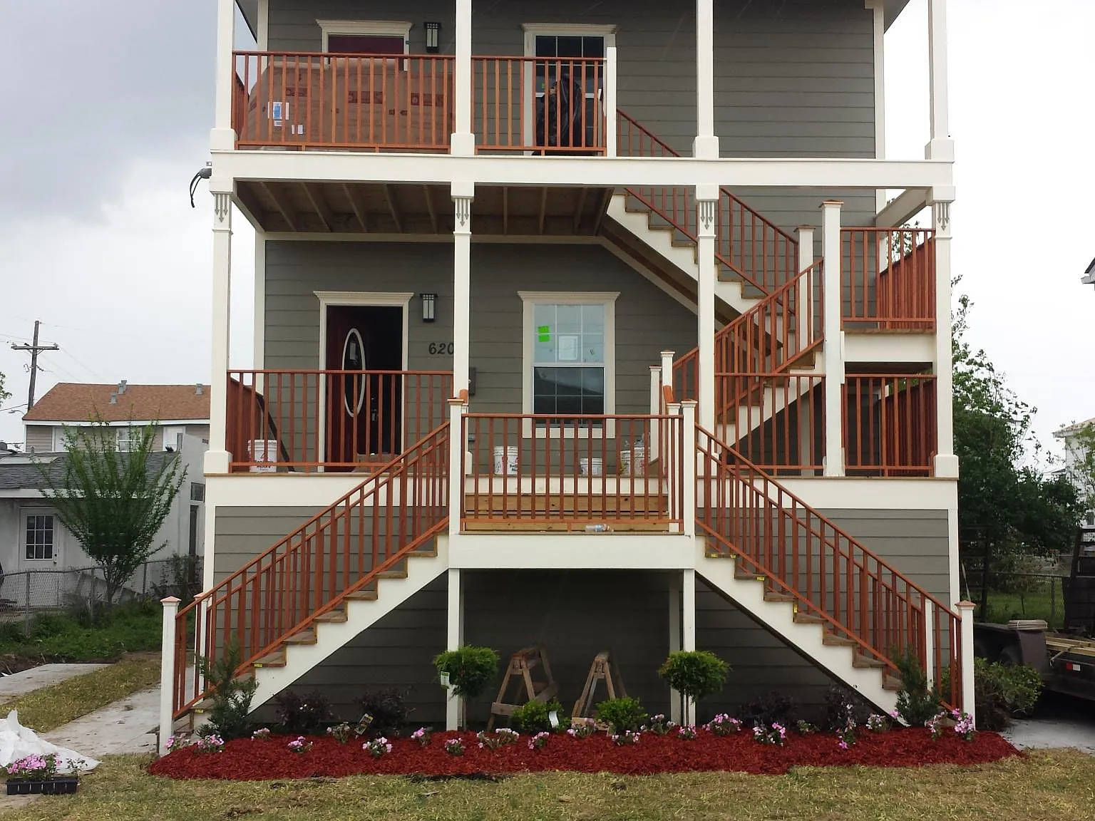 3 bed, 1250 sqft, $1,700 — Photo 1