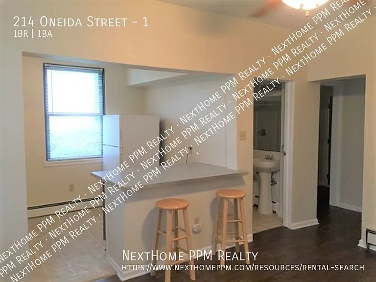 214 Oneida St #1 — Photo 5