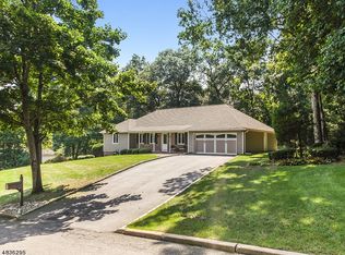 6 Hatfield Rd, Oakland, NJ 07436
