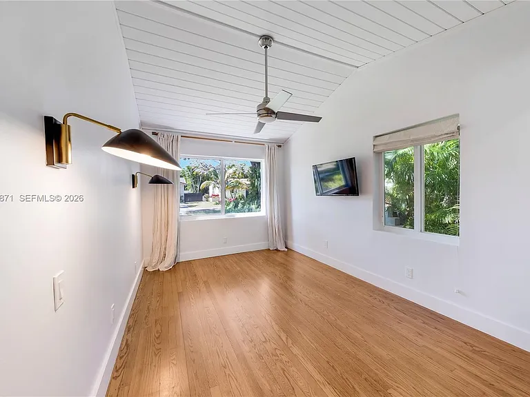 101 NW 100th St — Photo 16