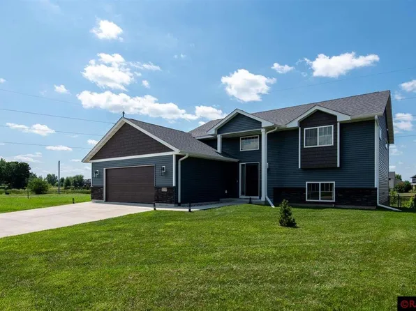 2203 Anchorage Dr, North Mankato, MN 56003