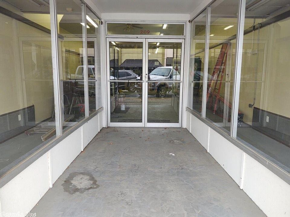 1st image of 209 E Broad St
