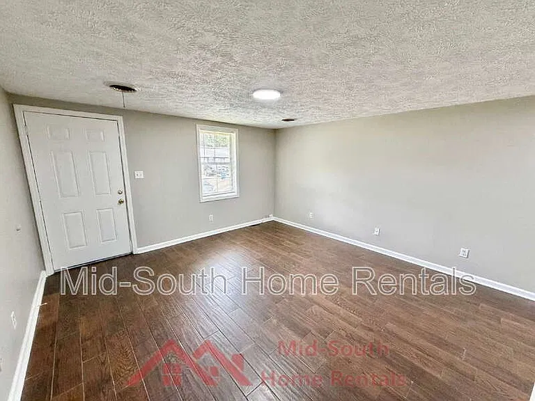 225 N Tipton St #D — Photo 2