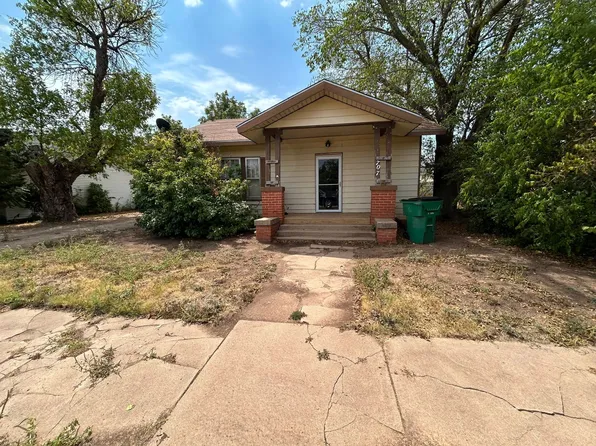 707 W 4th St, Quanah, TX 79252