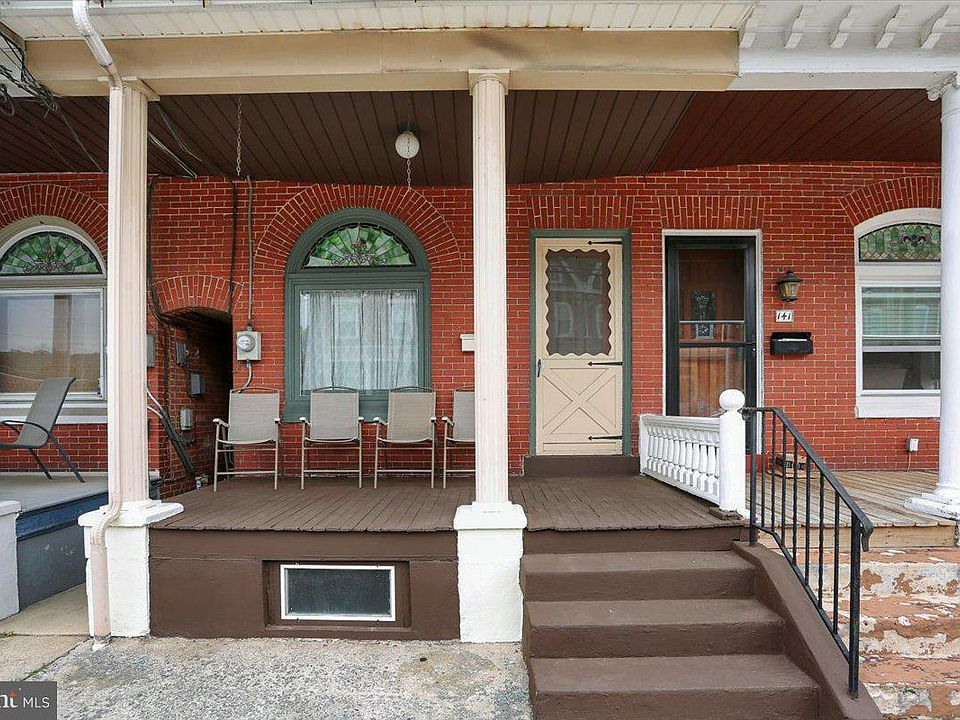 1st image of 143 W Washington St