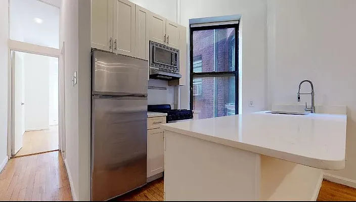 Rented by Bond New York | media 23